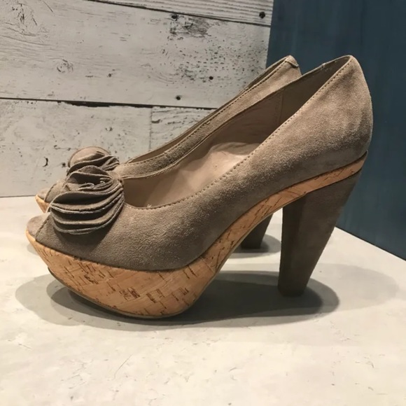 Super cute open toes heels from Browns • Gray suede • Size 6 - Picture 6 of 6